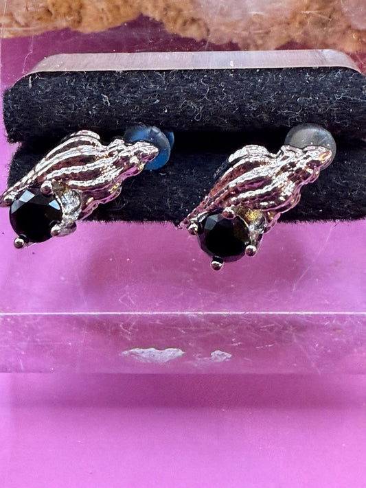 Schwarzer Spinell Muschel Ohrstecker