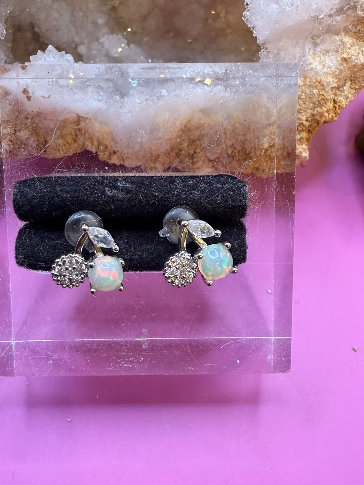 Opal Kirschen Ohrstecker