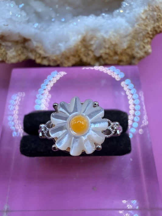 Gänseblümchen Ring aus Perlmutt
